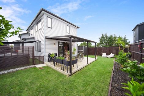 Photo of property in 14 Fjord Way, Karaka, Papakura, 2113