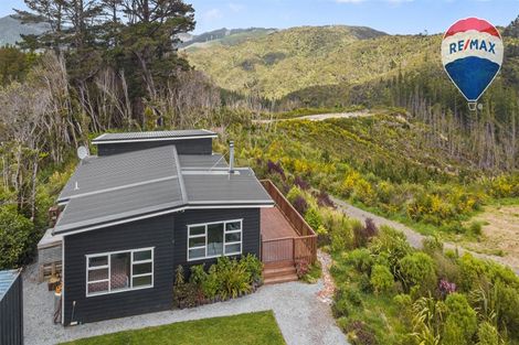 Photo of property in 111 Avro Road, Blue Mountains, Upper Hutt, 5371