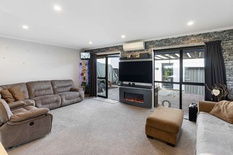 Photo of property in 16 Brian Keogh Lane, Wigram, Christchurch, 8025