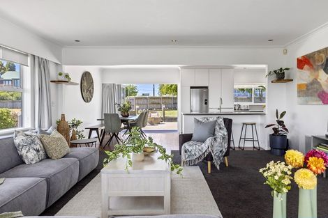 Photo of property in 5 Te Hatepe Avenue, Taupo, 3330