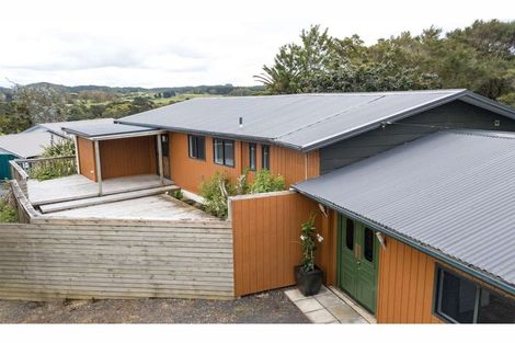 Photo of property in 99 Yorke Road, Haruru, 0204