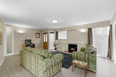 Photo of property in 5 Norana Road, Maoribank, Upper Hutt, 5018