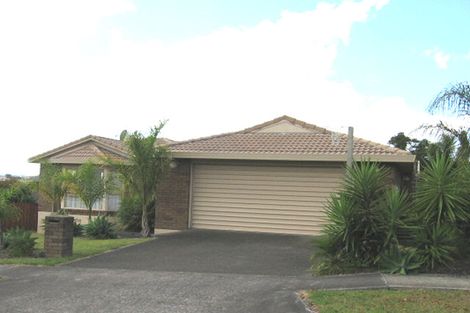 Photo of property in 14 Cesari Place, West Harbour, Auckland, 0618
