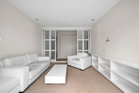 Photo of property in 5/258 Hurstmere Road, Takapuna, Auckland, 0622