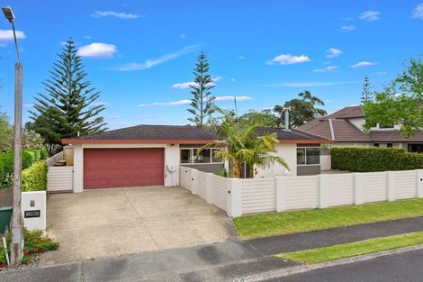 Photo of property in 24 Settlers Grove, Orewa, 0931