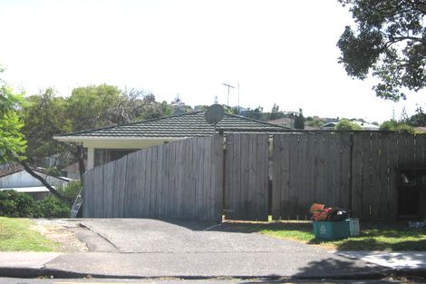 Photo of property in 1/16 Downing Street, Glenfield, Auckland, 0629