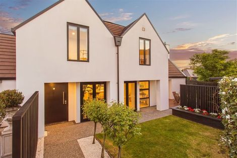 Photo of property in 2a Wairarapa Terrace, Merivale, Christchurch, 8014