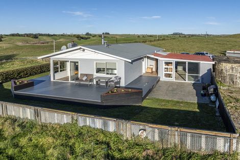 Photo of property in 2642 Raukawa Road, Te Onepu, Hastings, 4174