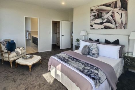 Photo of property in 10 Bine Crescent, Orewa, 0931