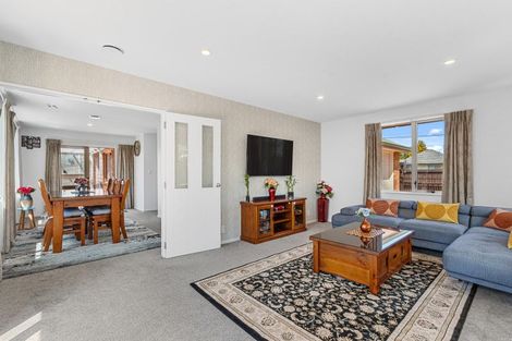 Photo of property in 75a Farquhars Road, Redwood, Christchurch, 8051