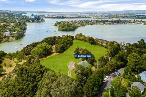 Photo of property in 11 Buckleys Track, Paremoremo, Auckland, 0632