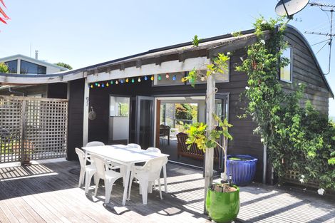 Photo of property in 16 Barrier View Road, Leigh, 0985