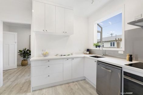 Photo of property in 29 Agra Crescent, Khandallah, Wellington, 6035