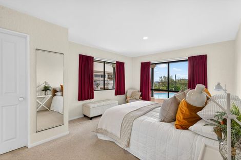 Photo of property in 4 Woodford Heights, Havelock North, 4130