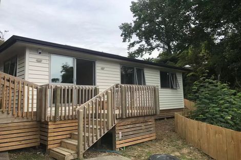 Photo of property in 15 Walnut Lane, Browns Bay, Auckland, 0630