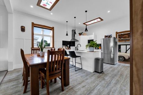 Photo of property in 17 Clifford Street, Hawera, 4610