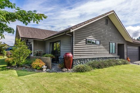 Photo of property in 2 Flaxen Way, Kinloch, Taupo, 3377