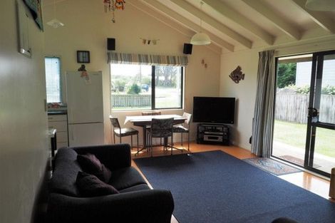 Photo of property in 66 Park Avenue, Waitarere Beach, Levin, 5510