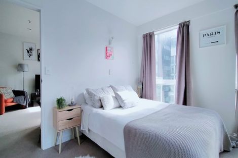 Photo of property in Terrace Heights Apartments, 8c/163 The Terrace, Wellington Central, Wellington, 6011