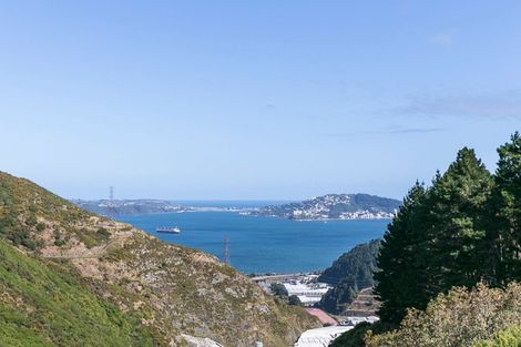 Photo of property in 25a Spenmoor Street, Newlands, Wellington, 6037