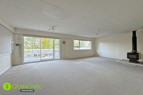 Photo of property in 1 La Trobe Street, Pakuranga Heights, Auckland, 2010