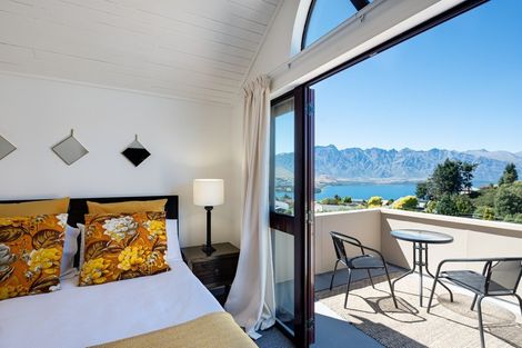 Photo of property in 12 Greenstone Place, Fernhill, Queenstown, 9300