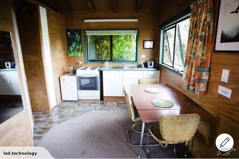 Photo of property in 426 Scenic Drive, Waiatarua, Auckland, 0612