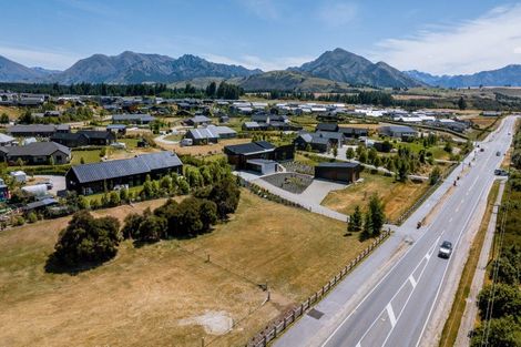 Photo of property in 2 Mount Linton Avenue, Wanaka, 9305