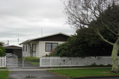Photo of property in 100 Queen Street West, Levin, 5510