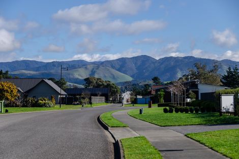 Photo of property in 1 Mill Grove, Carterton, 5713