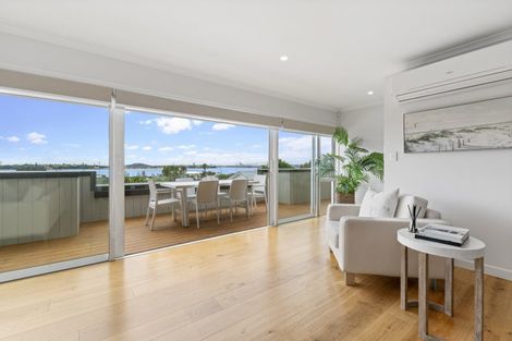 Photo of property in 2/2 Milton Road, Northcote Point, Auckland, 0627