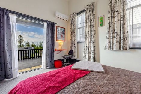 Photo of property in 4a Seaview Terrace, Bluff Hill, Napier, 4110