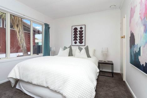 Photo of property in 1 Hartley Terrace, Massey, Auckland, 0614