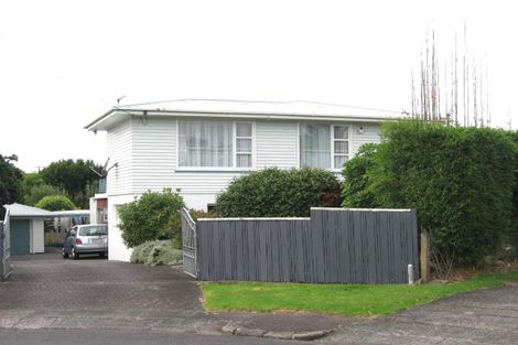 Photo of property in 19 Marlene Avenue, Te Atatu South, Auckland, 0610