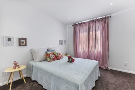 Photo of property in 1g Eversleigh Road, Belmont, Auckland, 0622