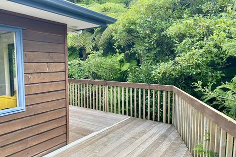 Photo of property in 13 Springwater Vale, Unsworth Heights, Auckland, 0632
