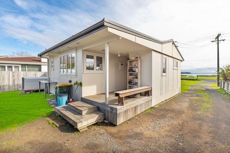 Photo of property in 9 Kawakawa Bay Coast Road, Kawakawa Bay, Papakura, 2585