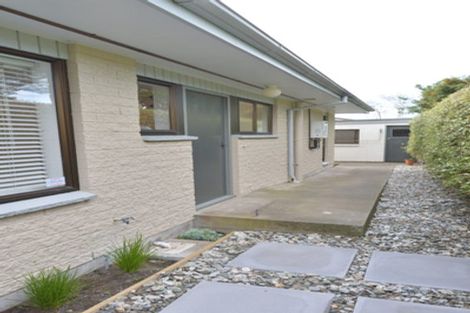 Photo of property in 2/11 Taupata Street, Redcliffs, Christchurch, 8081