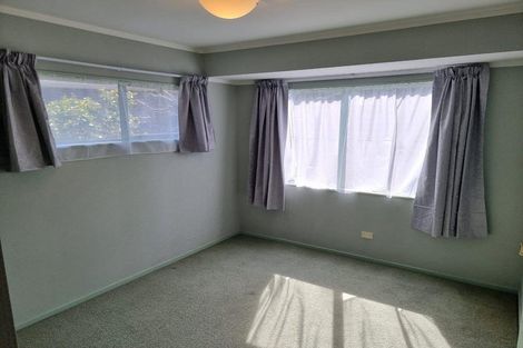 Photo of property in 16 Garcia Place, West Harbour, Auckland, 0618