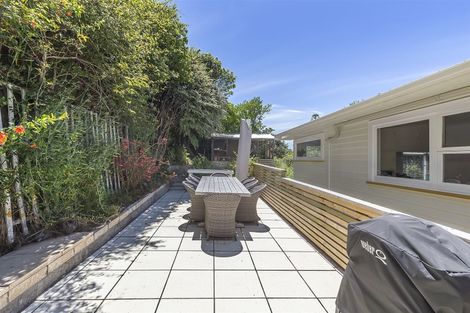 Photo of property in 28 Oak Avenue, Paremata, Porirua, 5024