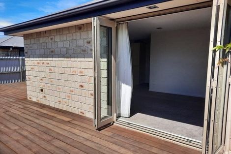 Photo of property in 65 Cleveland Street, Edgeware, Christchurch, 8013