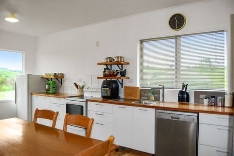 Photo of property in 17 Ranganui Road, Kaiwaka, 0573