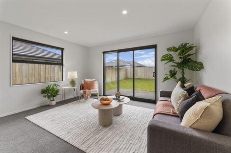 Photo of property in 16 Eileen Way, Rolleston, 7615