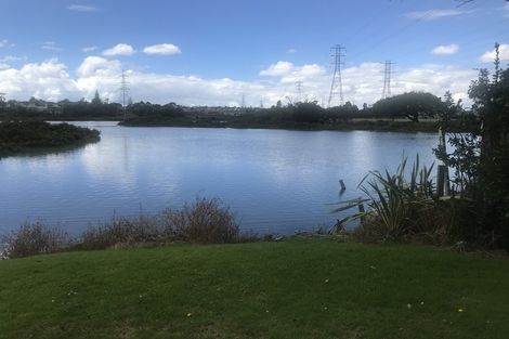 Photo of property in 51 Queen Mary Avenue, New Lynn, Auckland, 0600