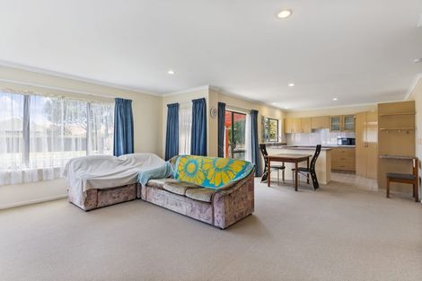 Photo of property in 2 Erne Crescent, East Tamaki, Auckland, 2016