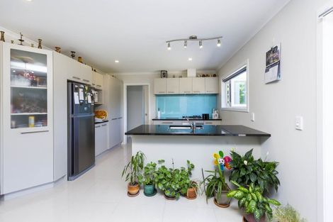 Photo of property in 13 Poplar Grove, Ebdentown, Upper Hutt, 5018