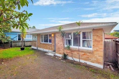 Photo of property in 115a Oceanview Road, Mount Maunganui, 3116