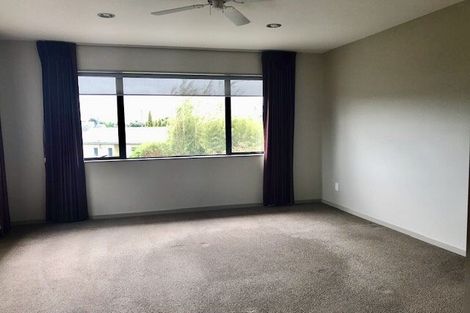 Photo of property in 33 Kilkelly Avenue, Pinehill, Auckland, 0632