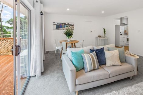 Photo of property in 7 Cyril Way, Paparangi, Wellington, 6037