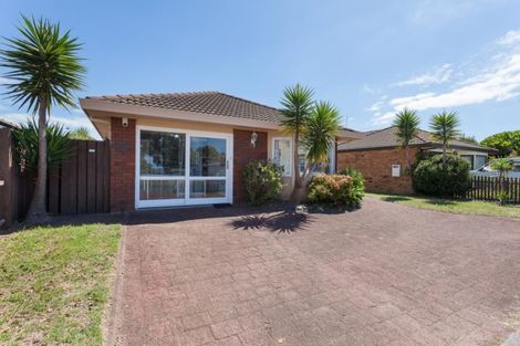 Photo of property in 1/37 Sunrise Avenue, Mount Maunganui, 3116